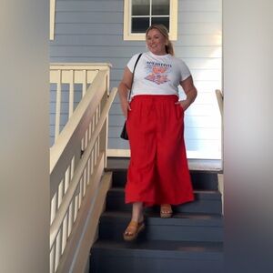 Red linen blend cropped pants